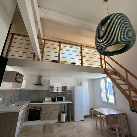 Appartement Avec Vue Sur L Eglise Des Saintes المظهر الخارجي الصورة