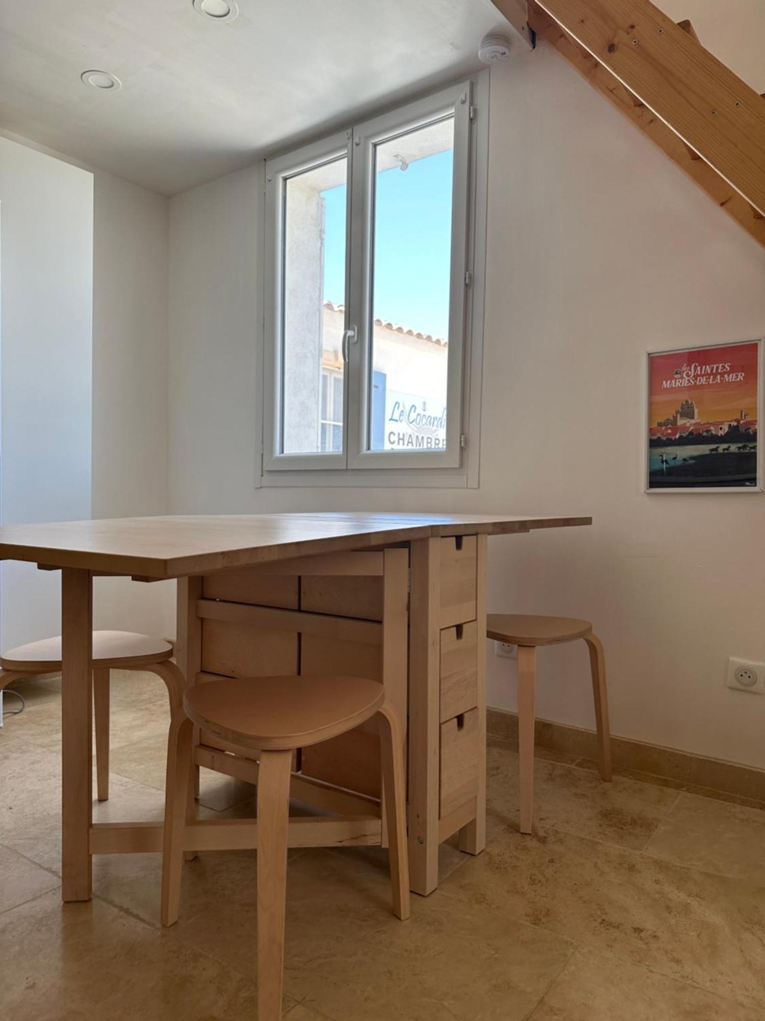 Appartement Avec Vue Sur L Eglise Des Saintes المظهر الخارجي الصورة