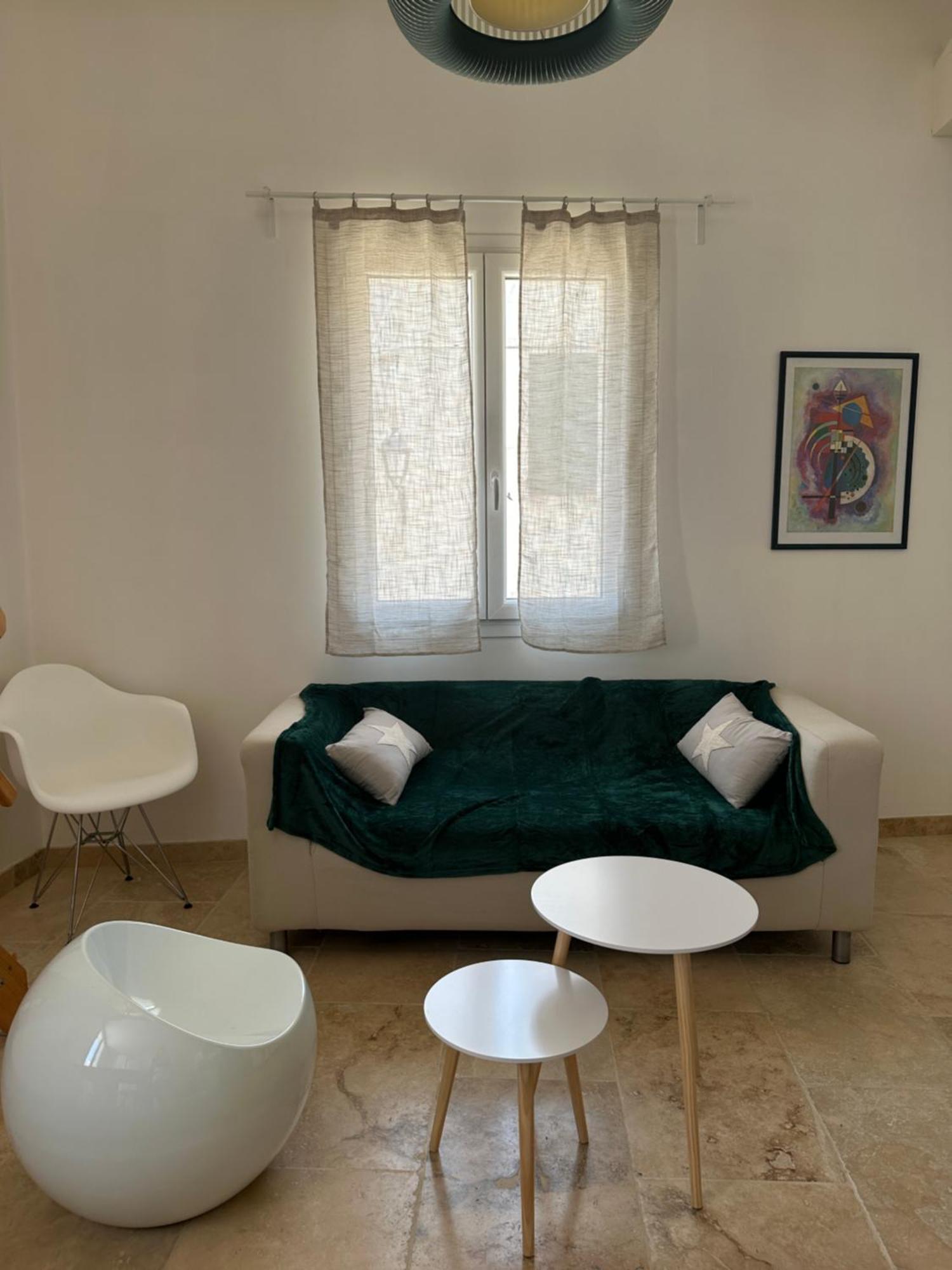 Appartement Avec Vue Sur L Eglise Des Saintes المظهر الخارجي الصورة