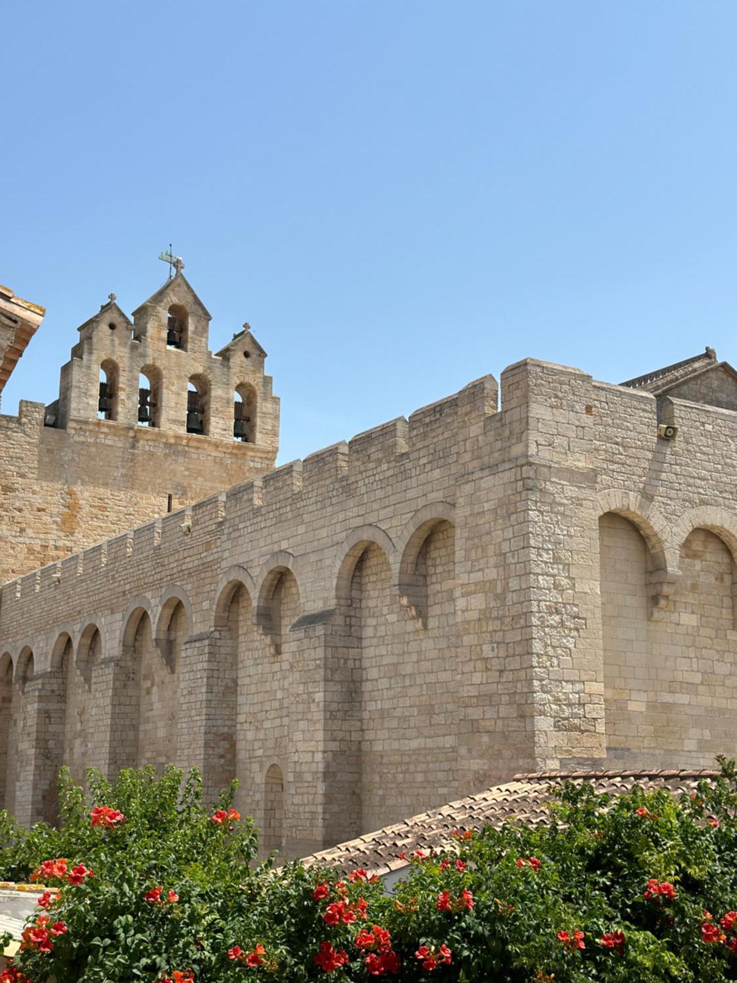 Appartement Avec Vue Sur L Eglise Des Saintes المظهر الخارجي الصورة